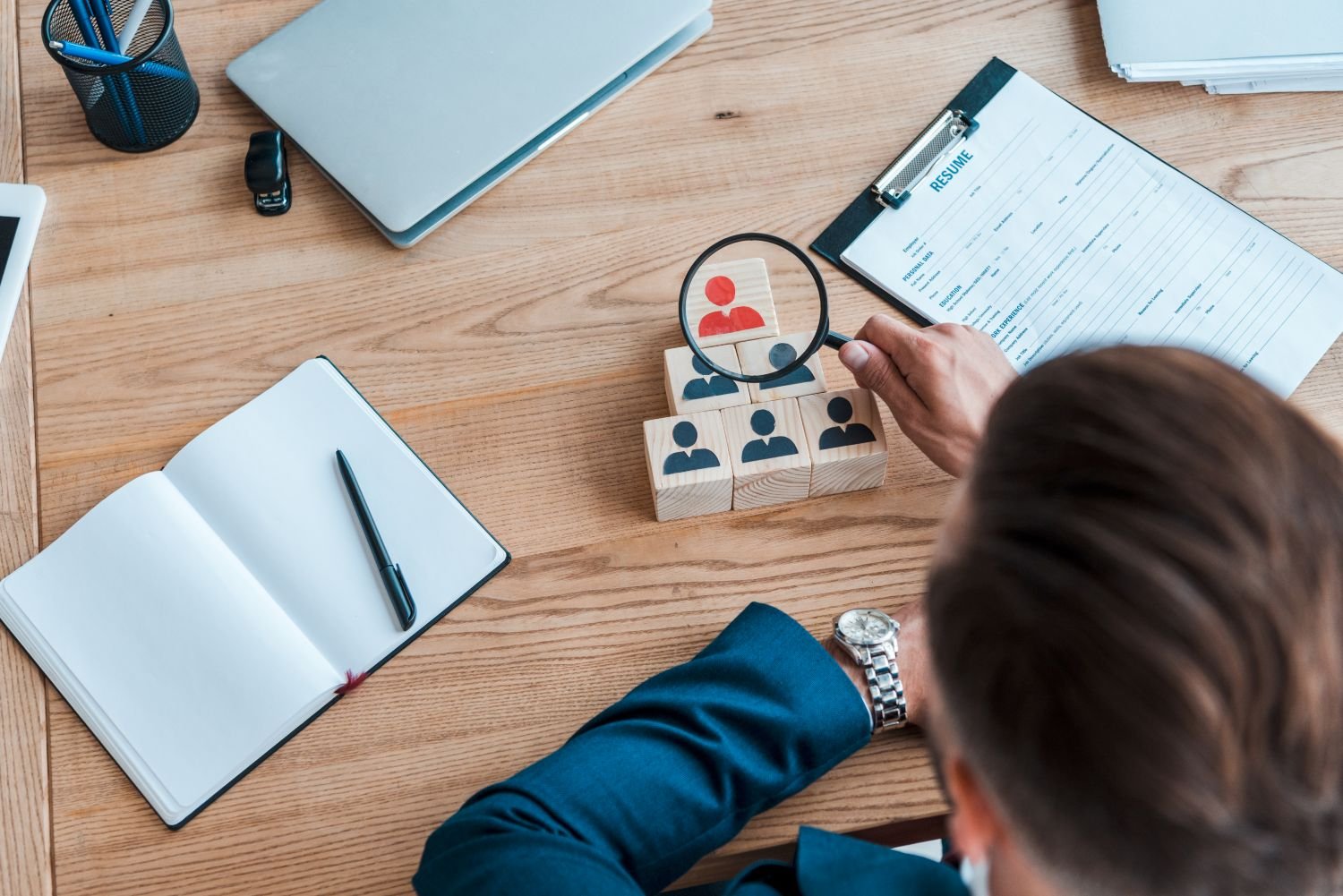 Einen professionellen Headhunter beauftragen für deinen Vertrieb